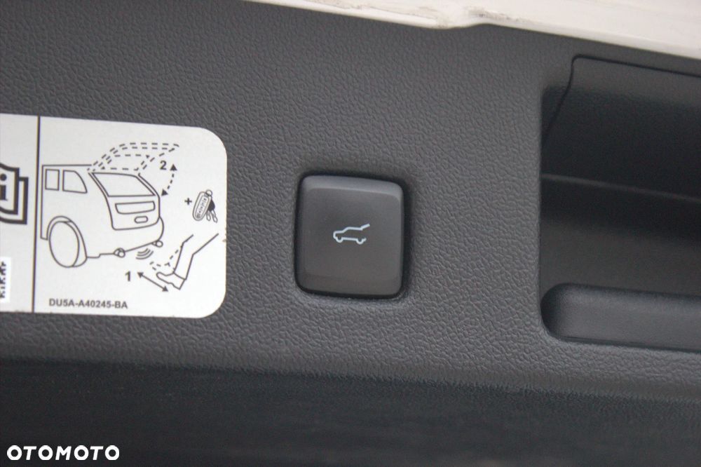 Ford Kuga 2.0 TDCi 2x4 ST-Line - 36