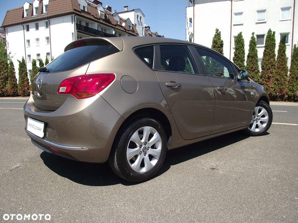 Opel Astra 1.6 Cosmo EU6 - 8