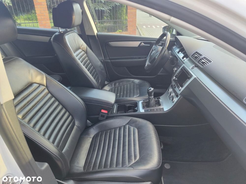 Volkswagen Passat - 8