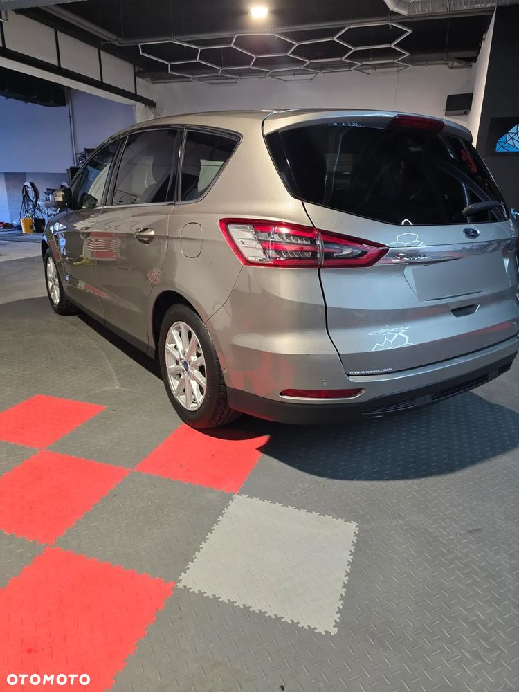 Ford S-Max 2.0 TDCi Titanium PowerShift - 27