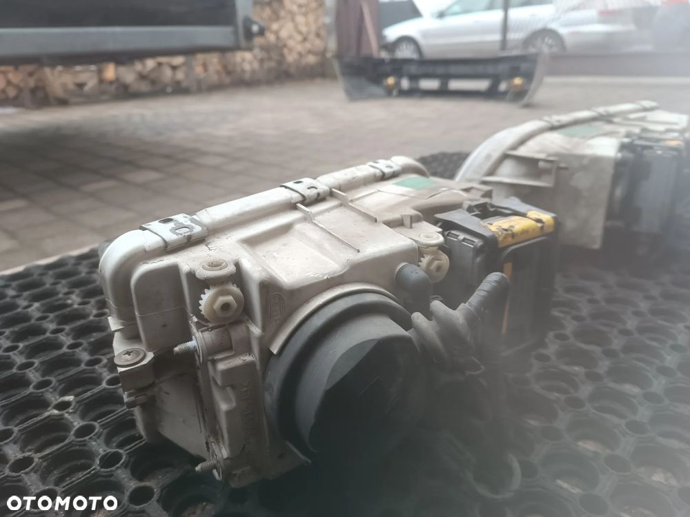 Komplet 2 sztuki - Volvo V40 I fl Lift reflektory lampy przód Xenon 30899884 , 30899885 , Oryginał, Europa, Lewa, Prawa - 5