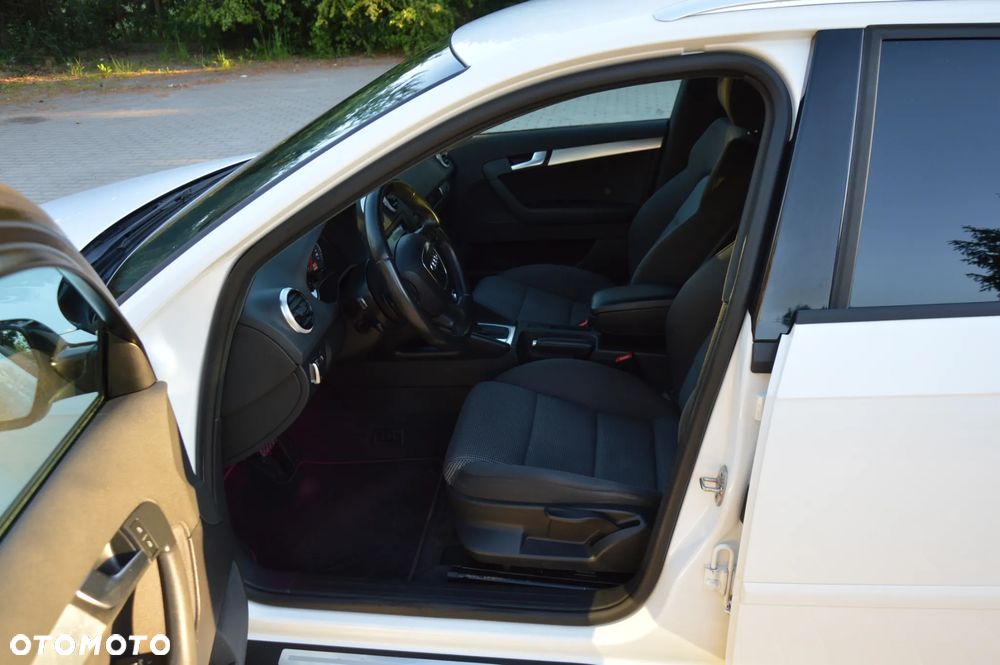 Audi A3 Sportback 2.0 TDI DPF S tronic S line Sportpaket - 11