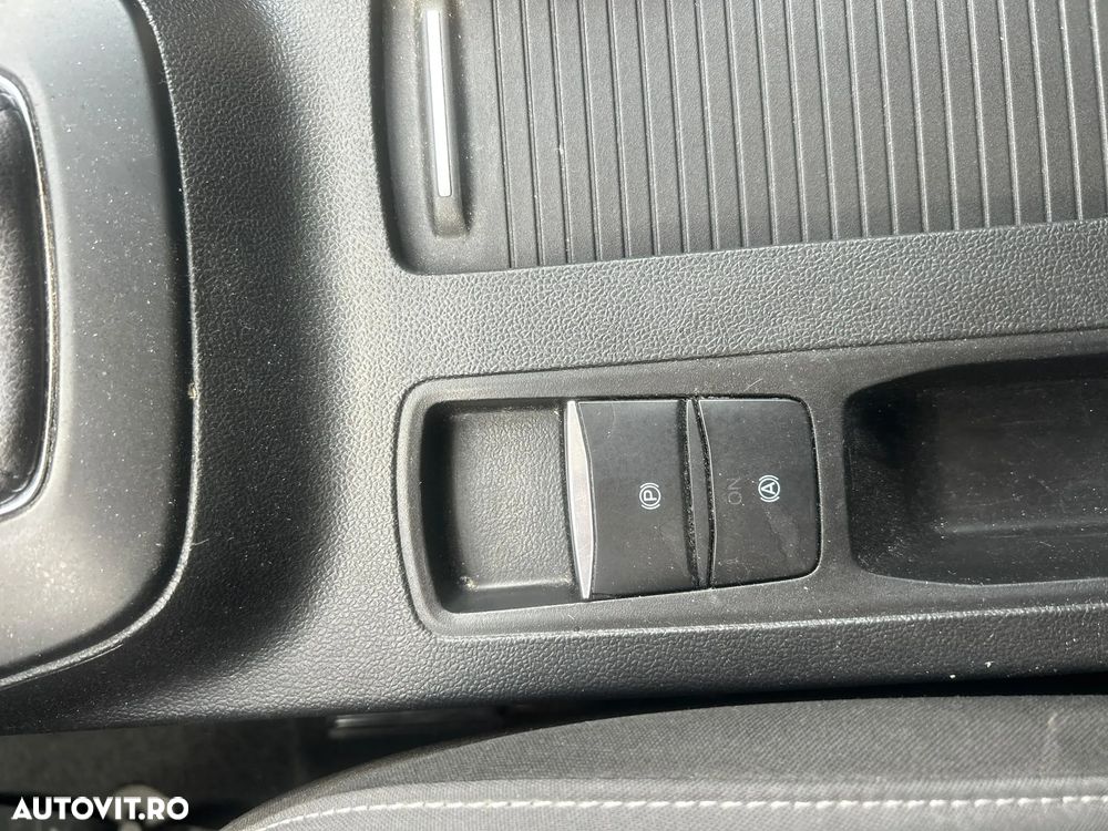 Ford Focus 1.0 EcoBoost Trend Edition - 28