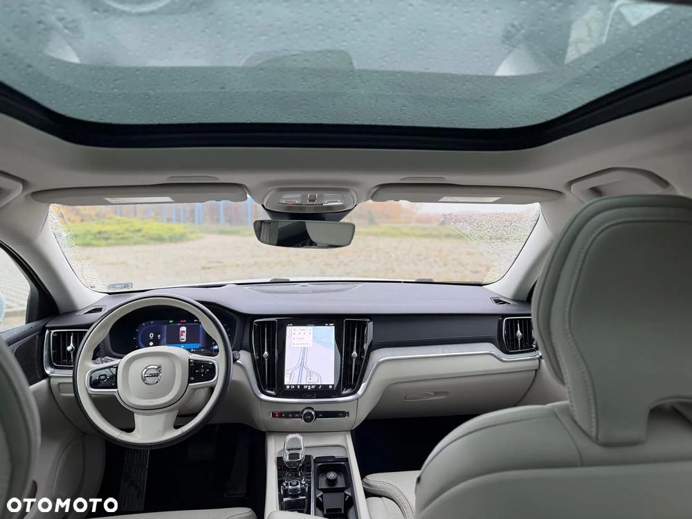 Volvo V60 Cross Country B5 B AWD Ultimate - 14