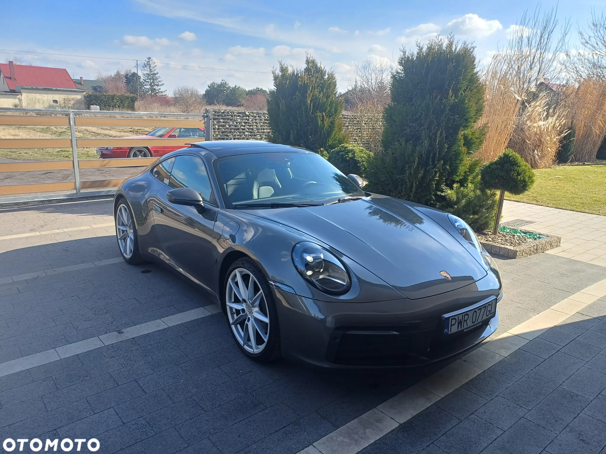 Porsche 911 Carrera 4 - 24