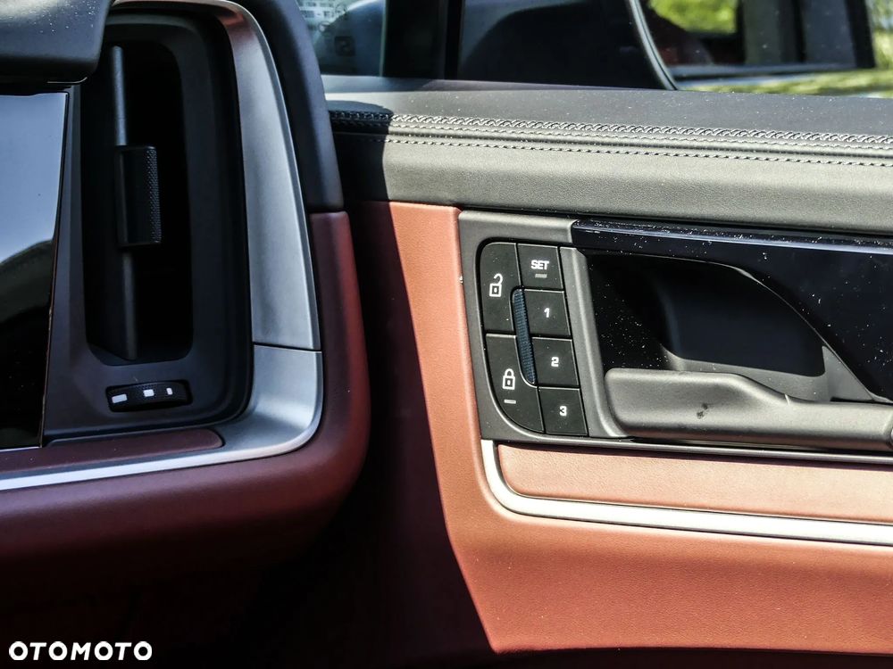 Porsche Cayenne Coupe E-Hybrid PHEV - 17