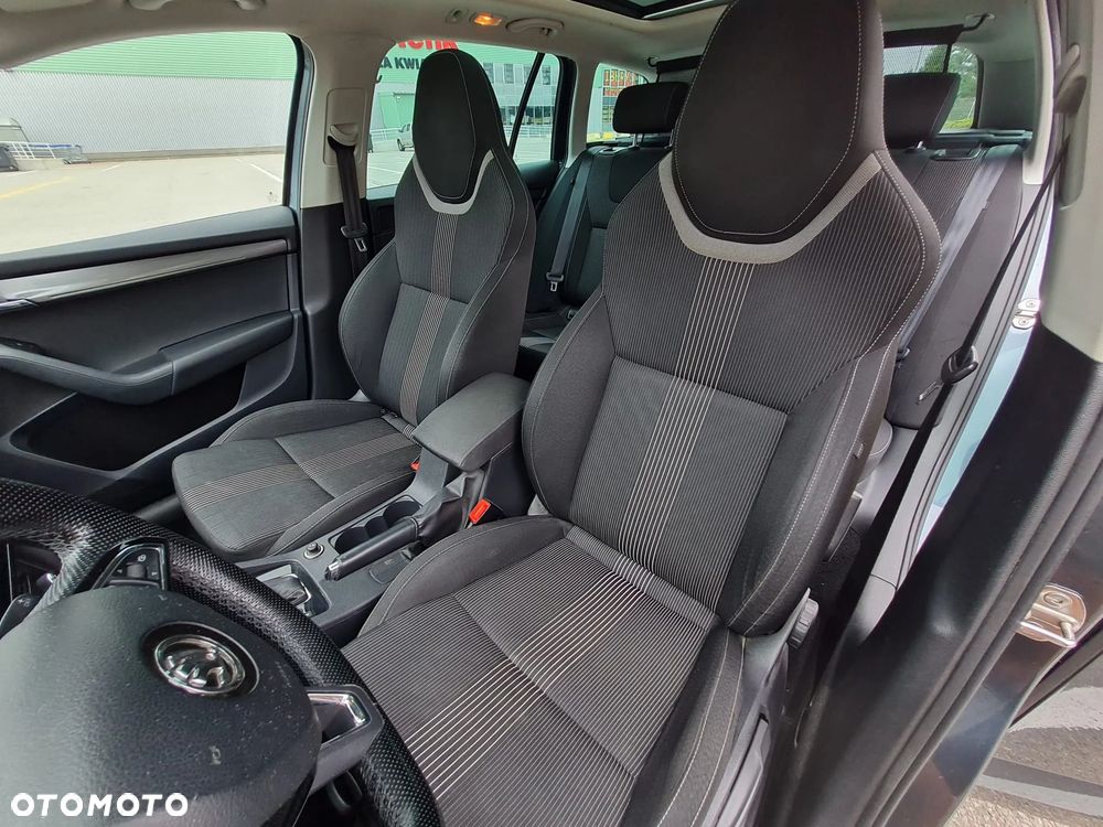 Skoda Octavia 2.0 TDI SCR 4x4 Style DSG - 9