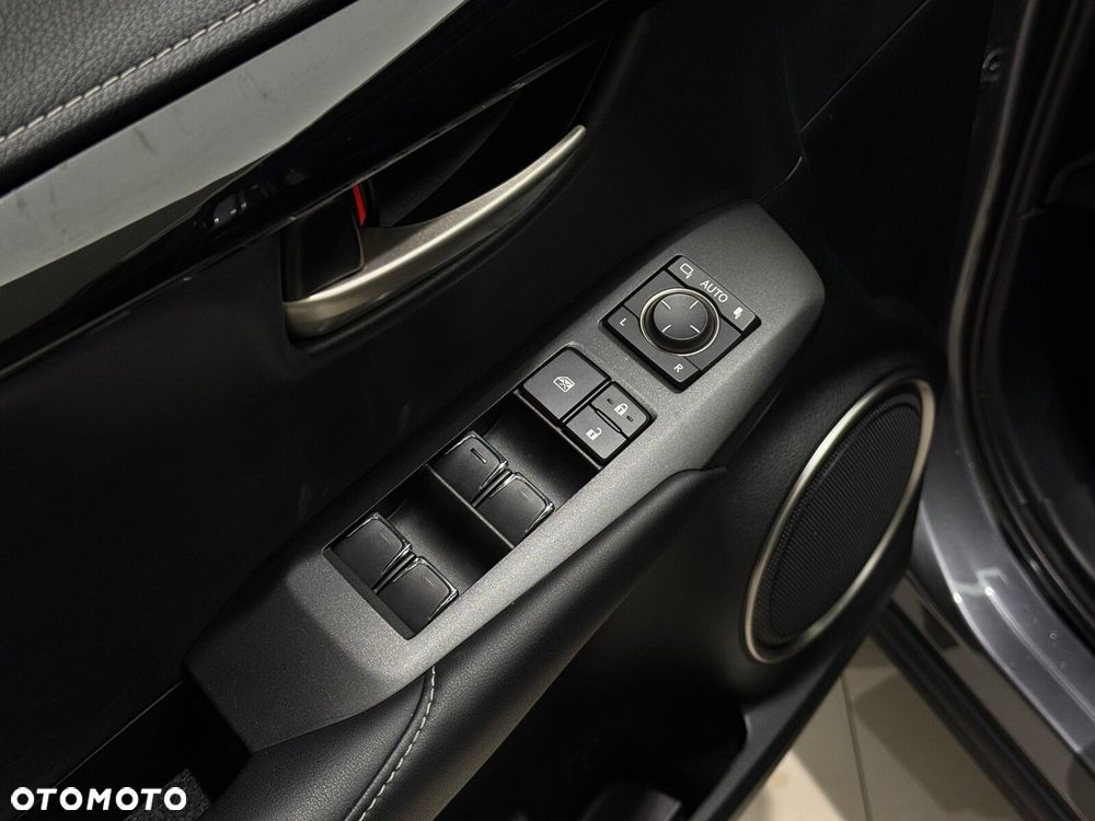 Lexus NX 300h Business Edition AWD - 20