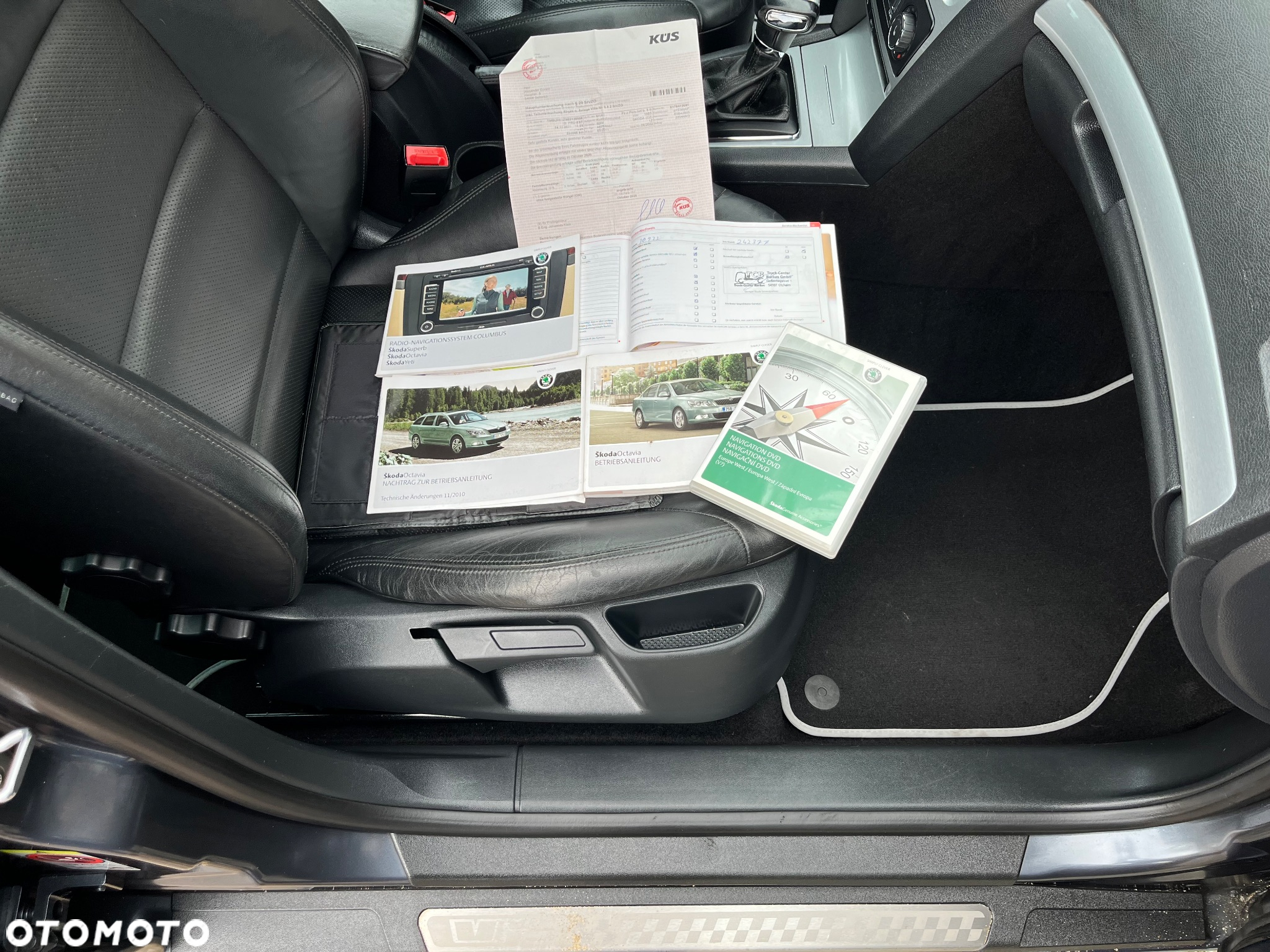 Skoda Octavia Combi 2.0 TDI CR DPF DSG RS - 40