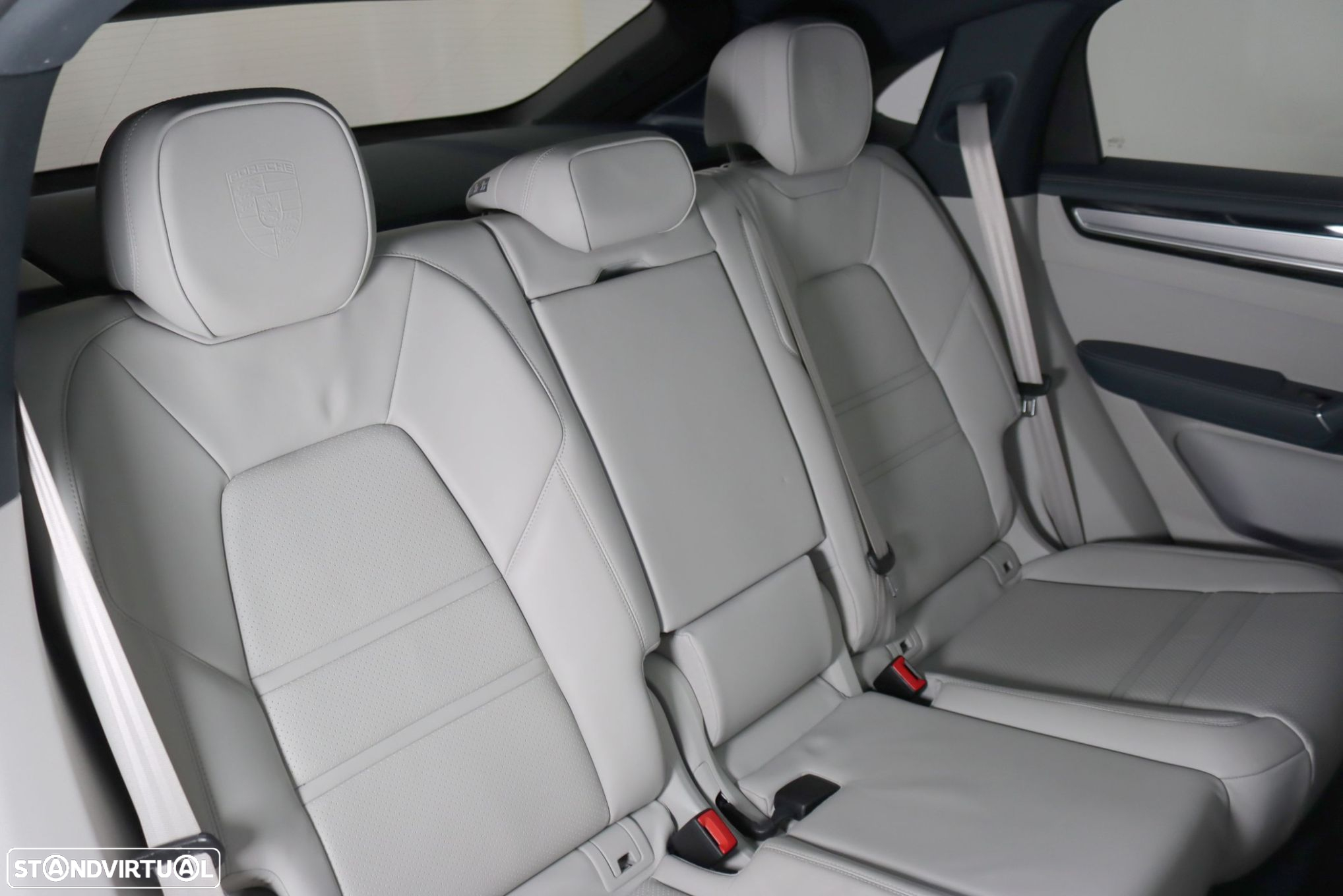 Porsche Cayenne Coupé E-Hybrid Platinum Edition - 46