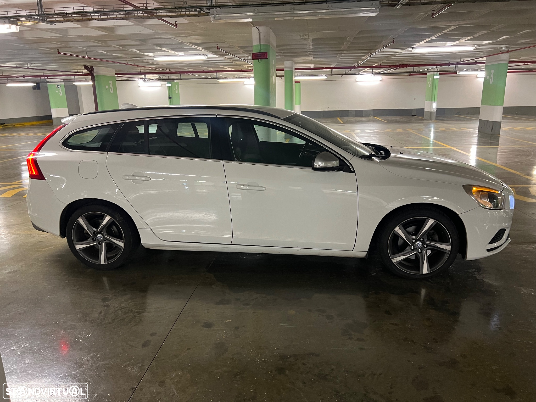 Volvo V60 1.6 D2 Drive R-Design Powershift Start/Stop - 6