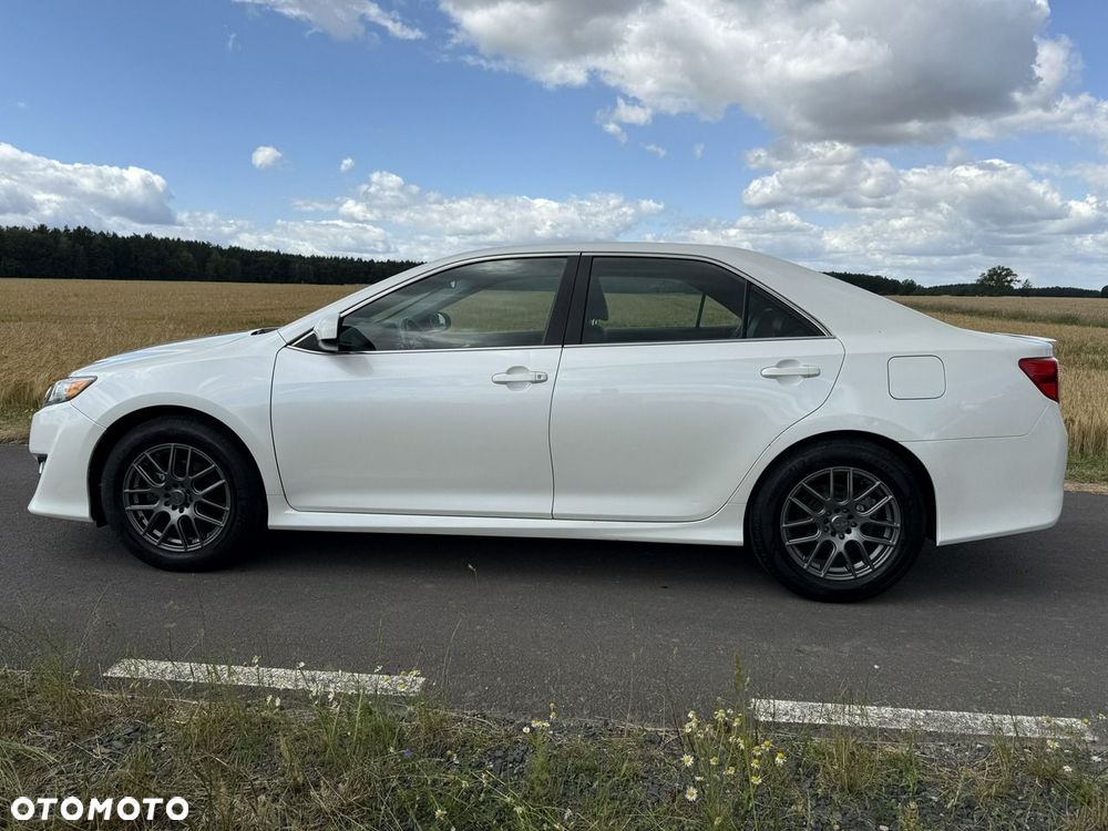 Toyota Camry - 11