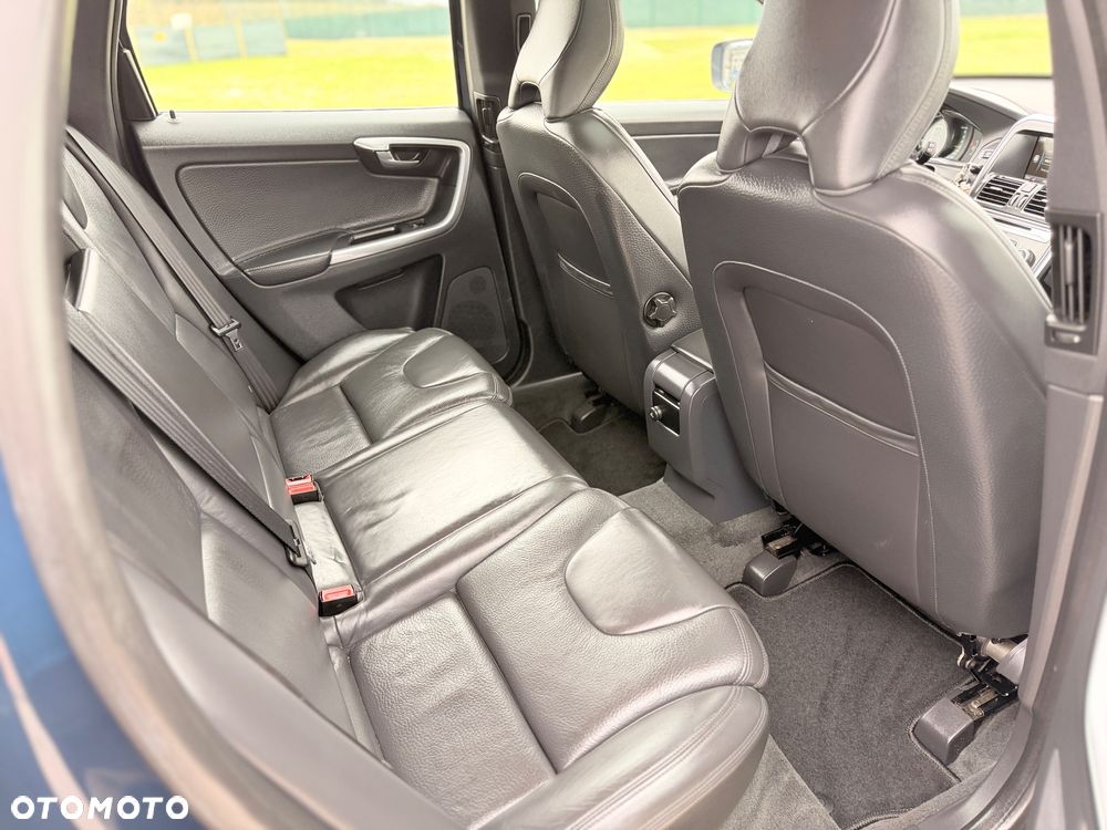 Volvo XC 60 D3 Momentum - 25