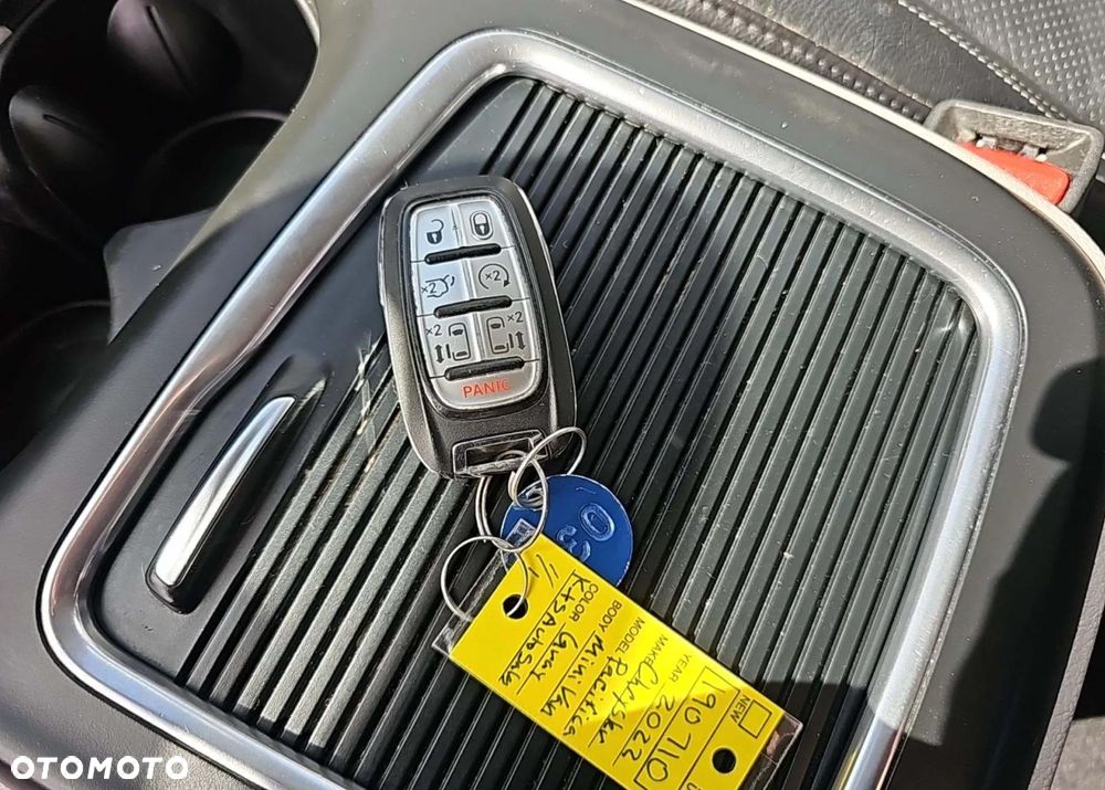 Chrysler Pacifica - 6