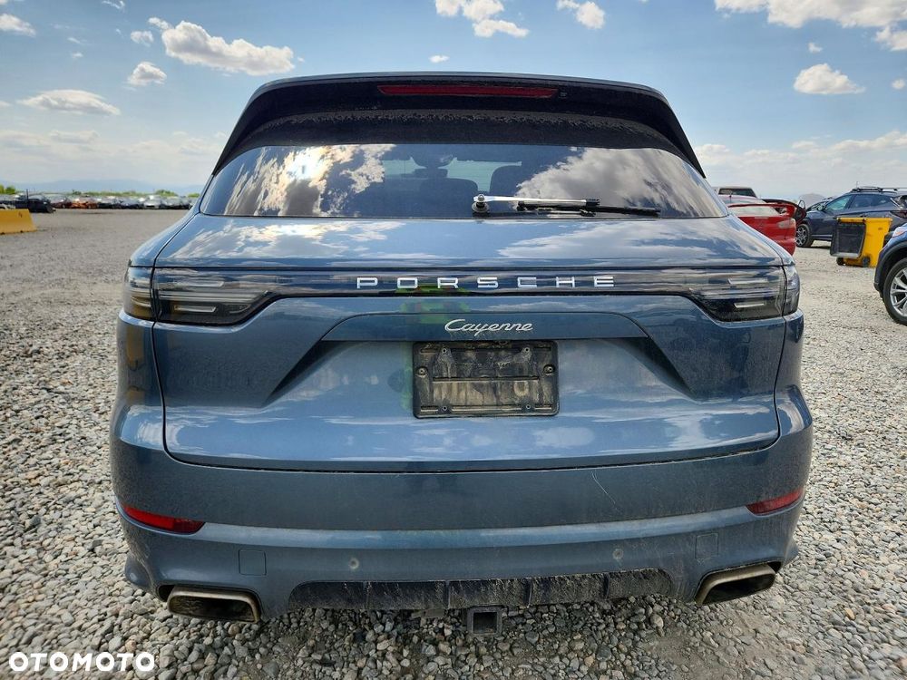 Porsche Cayenne - 8