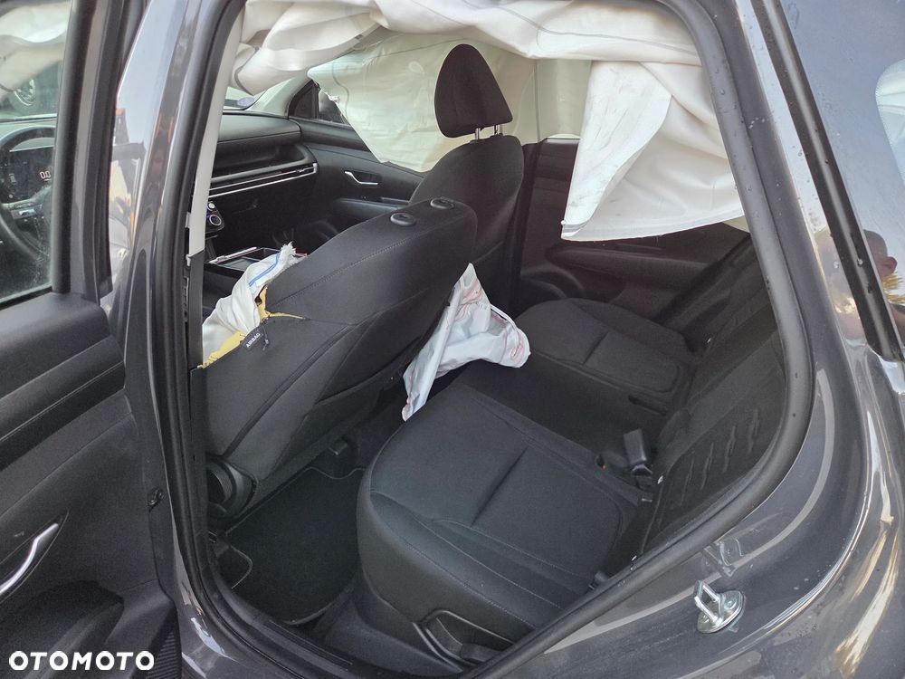 Hyundai Tucson 1.6 T-GDi HEV 2WD Trend - 18