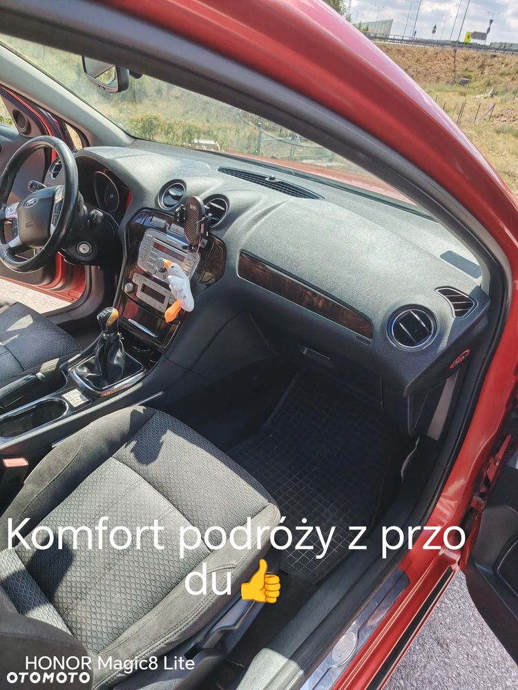 Ford Mondeo 2.0 Ghia - 12