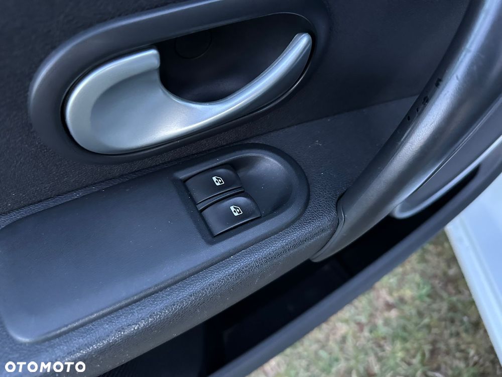 Renault Clio - 22