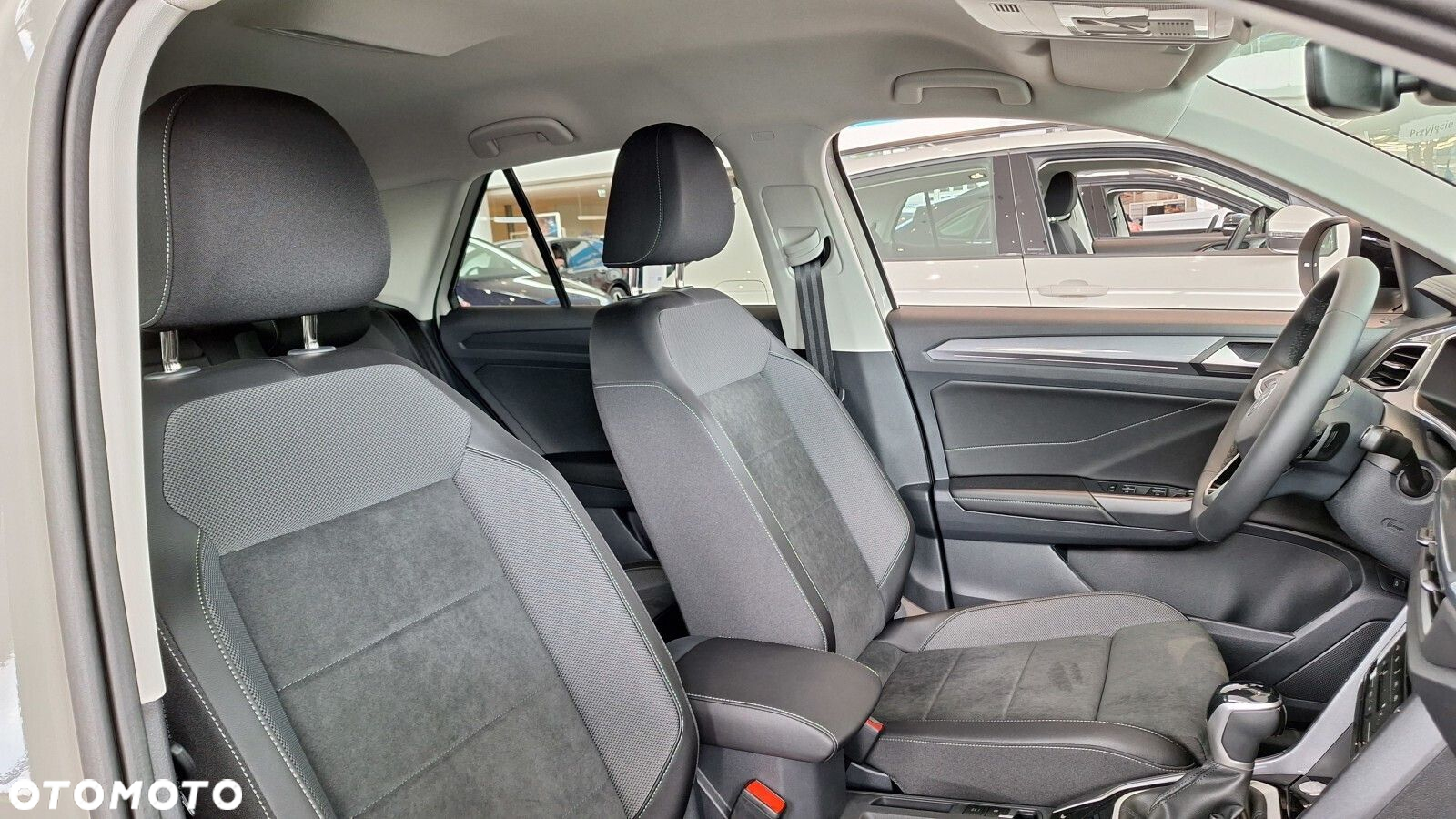 Volkswagen T-Roc - 25