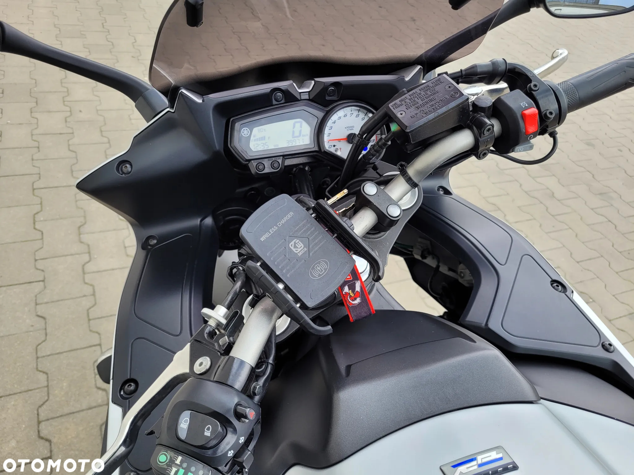 Yamaha FZ8 - 12