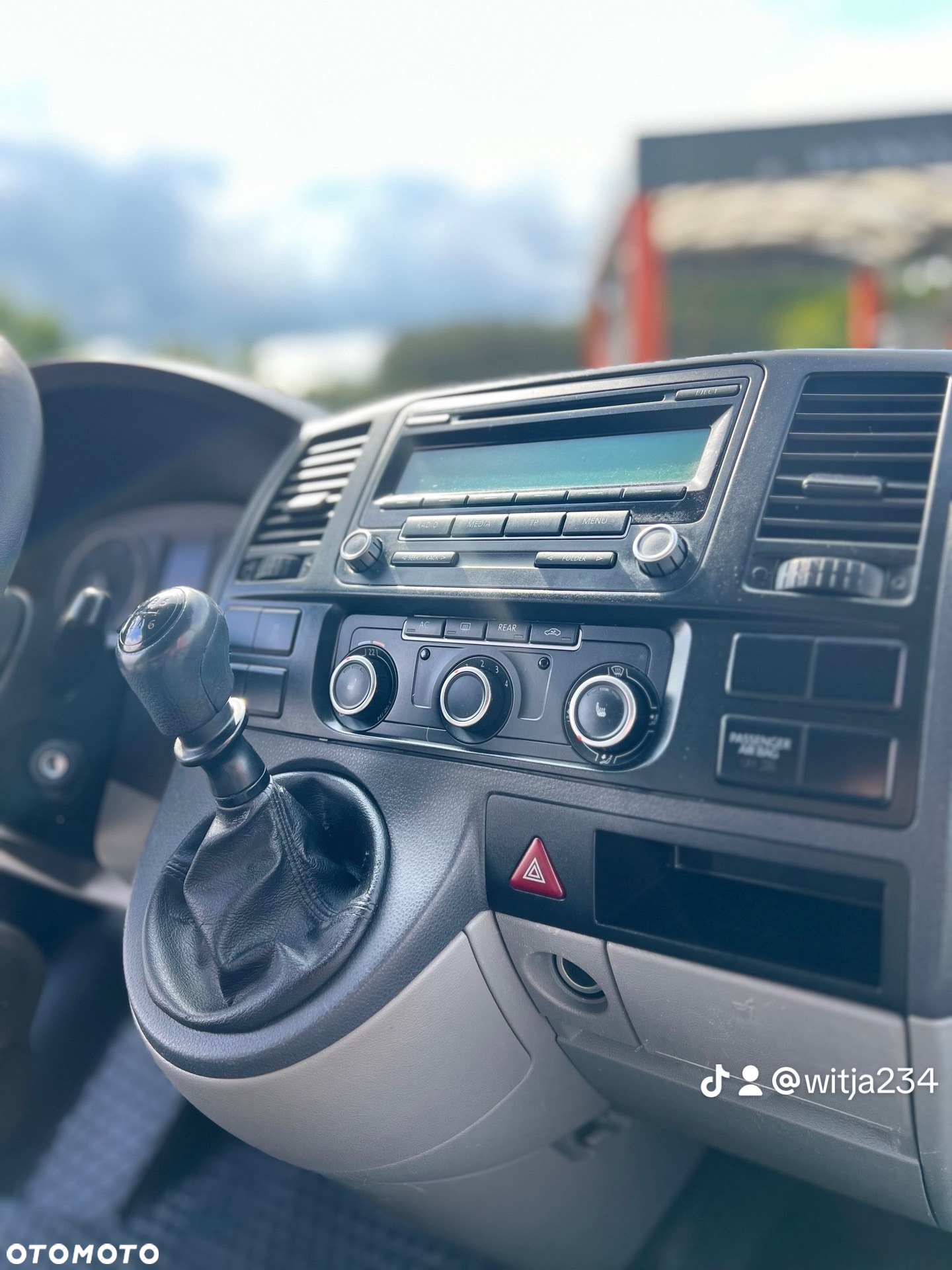 Volkswagen Caravelle BiTDI L1 Comfortline - 12