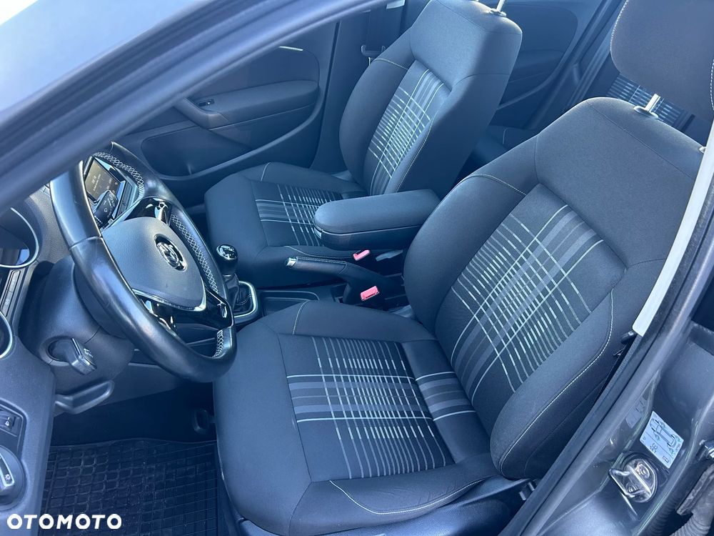 Volkswagen Polo - 22
