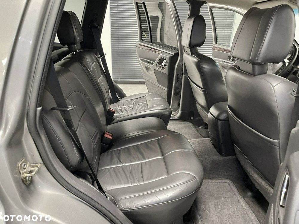 Jeep Grand Cherokee - 34