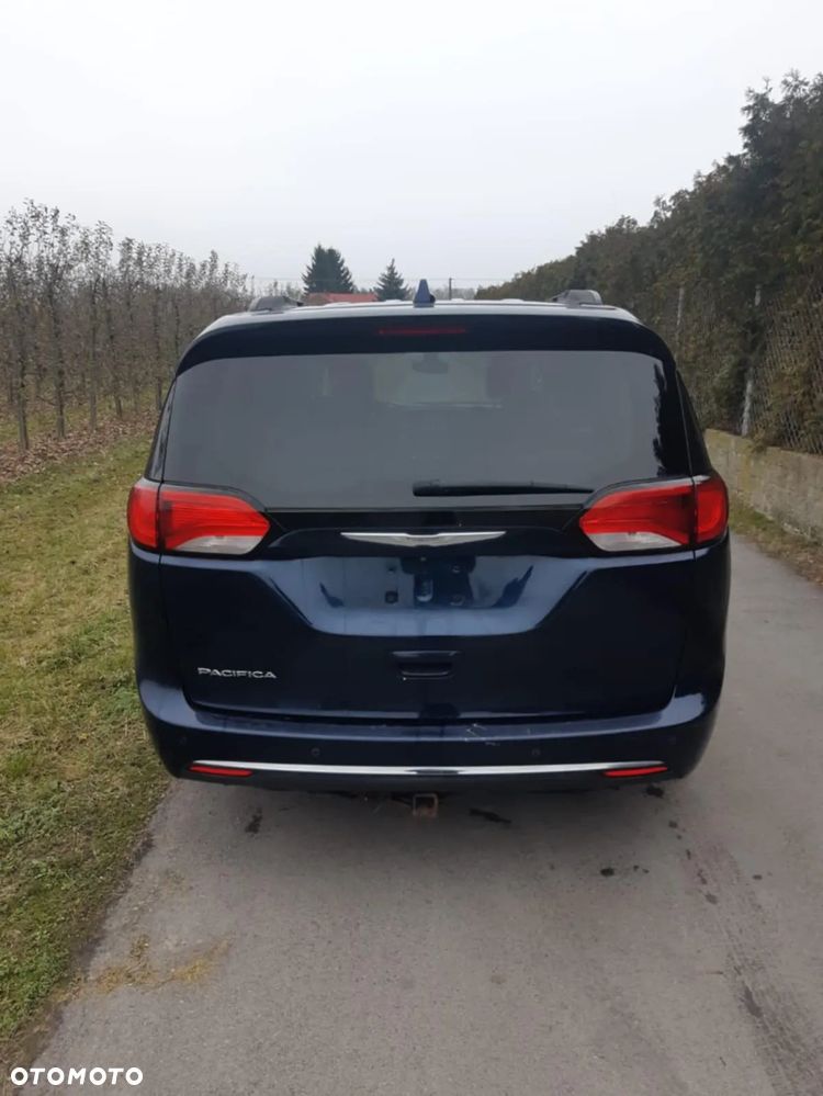 Chrysler Pacifica - 7