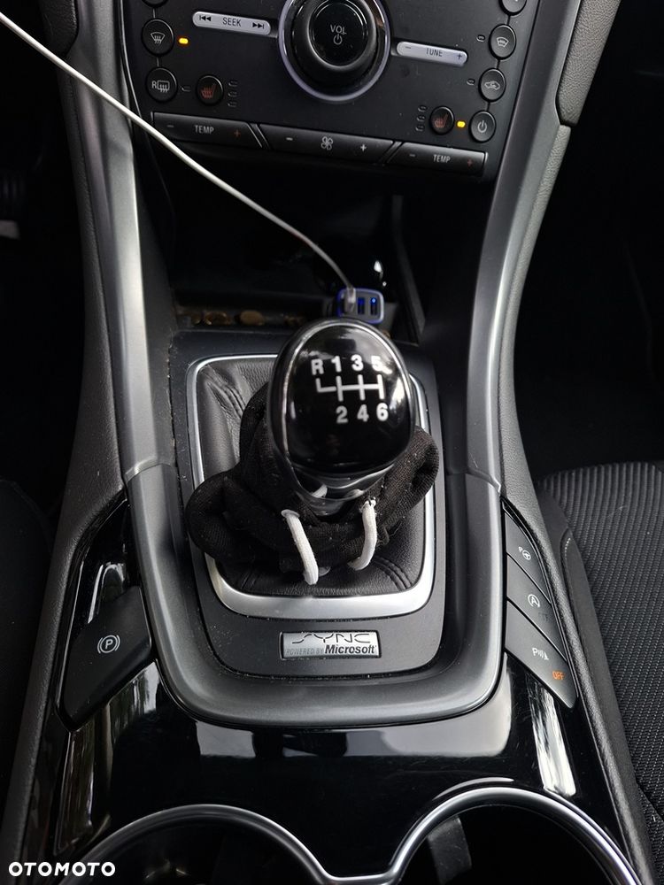Ford Mondeo - 35