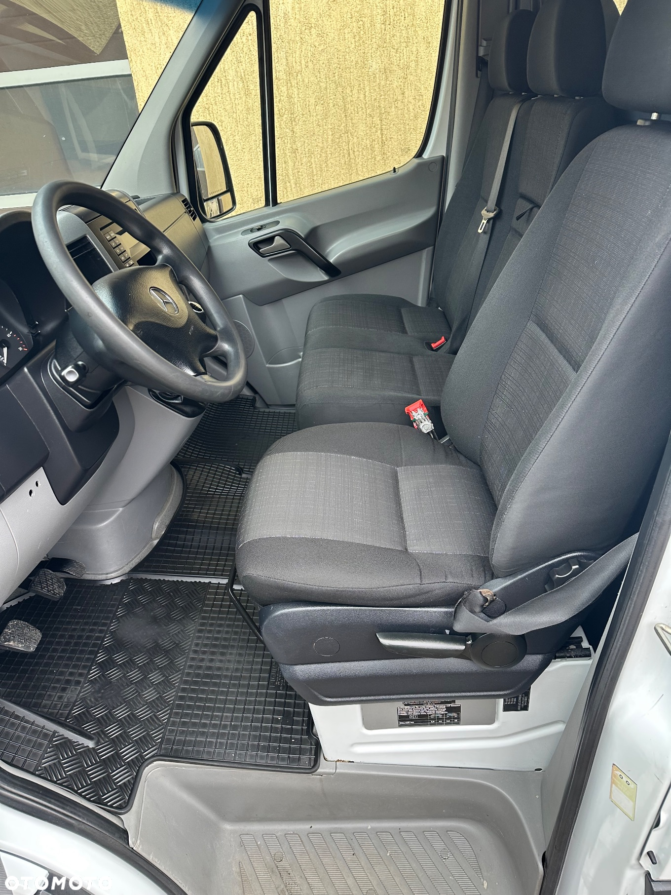 Mercedes-Benz SPRINTER - 14