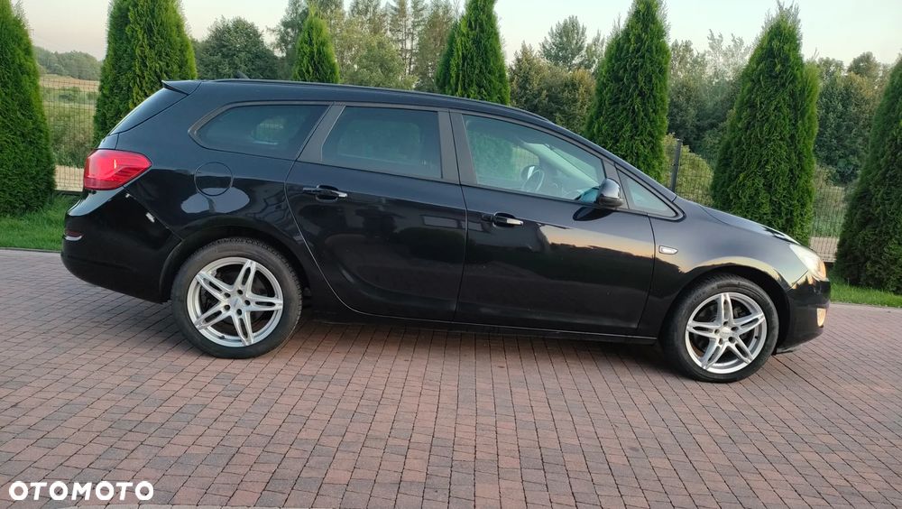 Opel Astra 1.7 CDTI DPF Color Edition - 8
