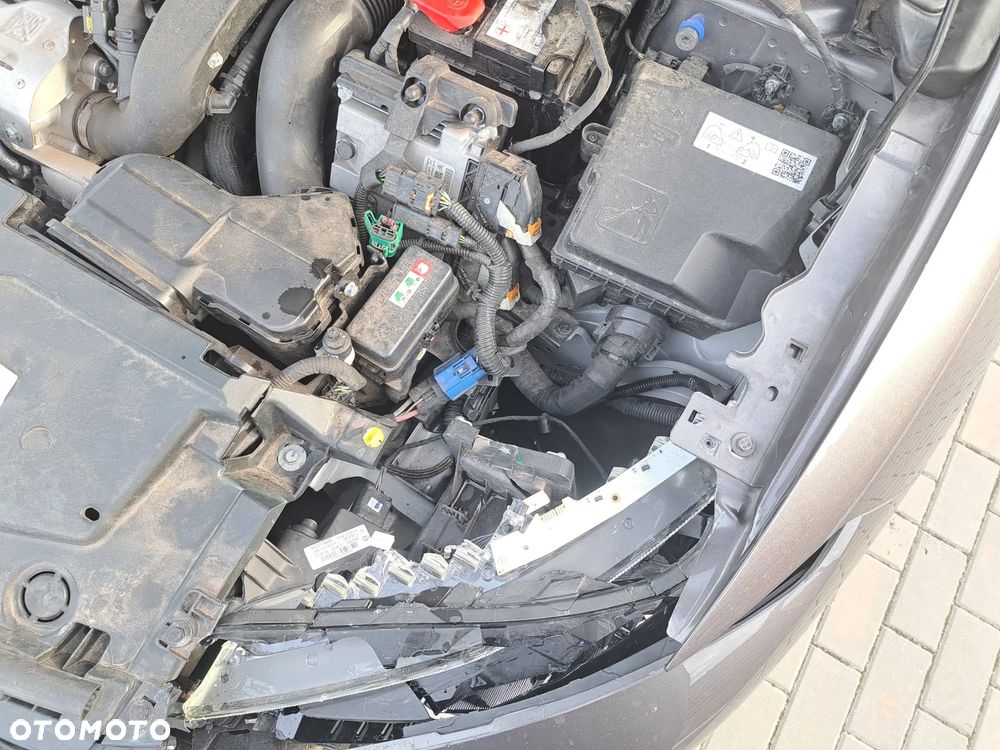 Citroën C5X 1.6 PHEV 225 Plus EAT8 - 15