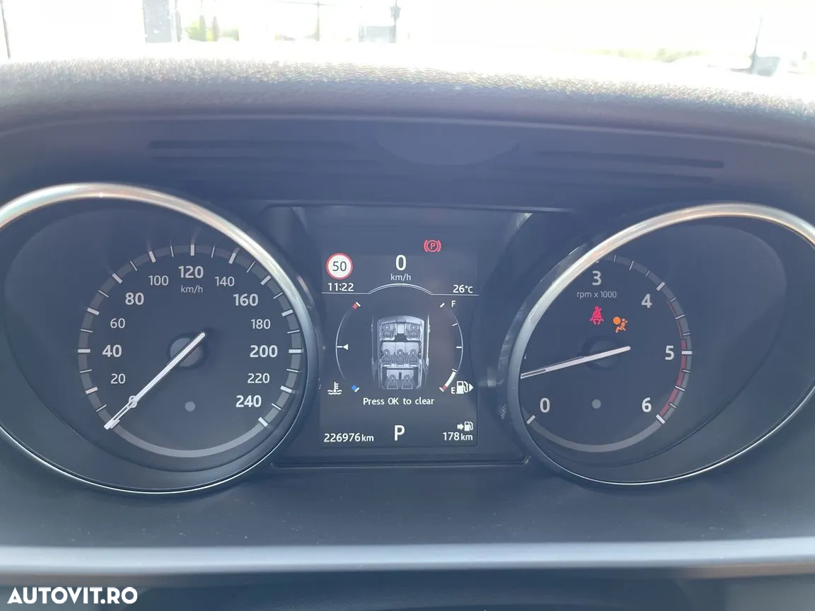 Land Rover Discovery 3.0 L TD6 HSE - 26