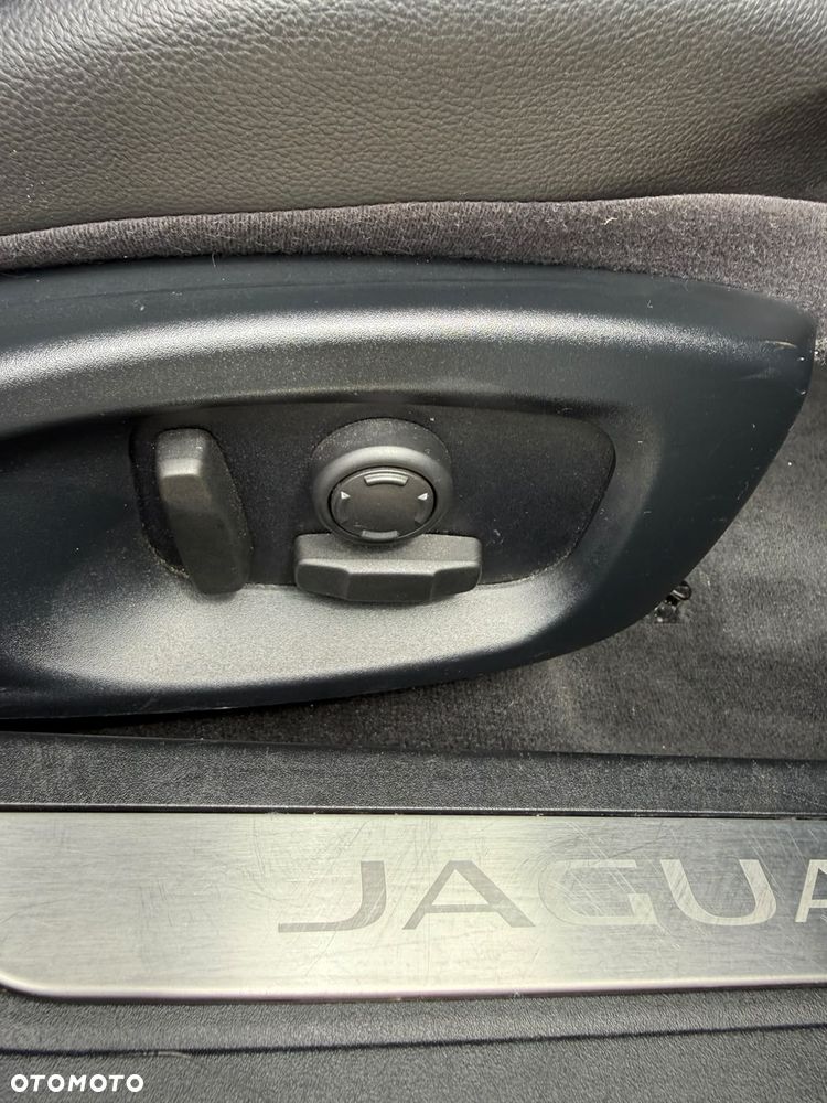 Jaguar XF 2.0 i4D AWD Prestige - 28
