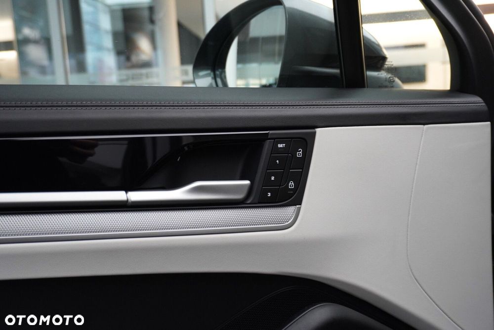 Porsche Cayenne - 10