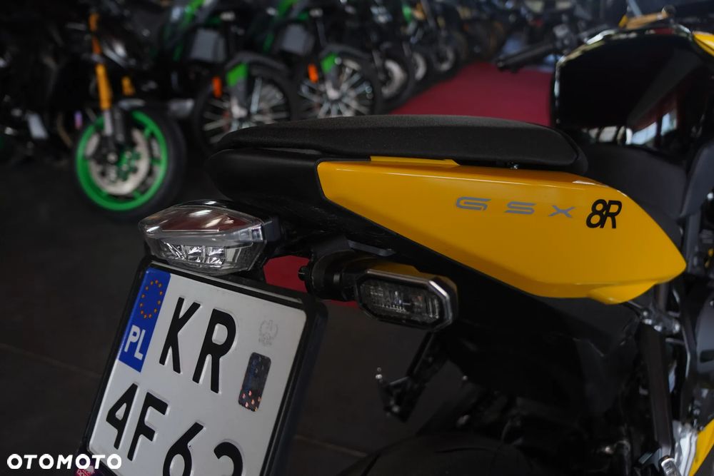 Suzuki GSX - 21