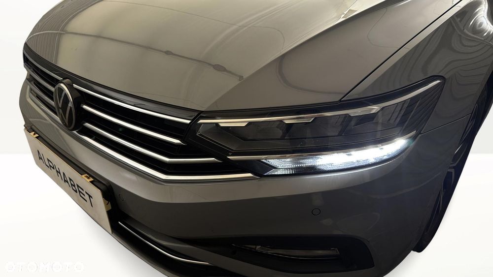 Volkswagen Passat - 31