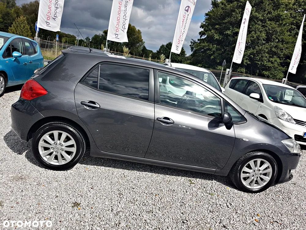 Toyota Auris 2.0 D-4D Executive - 5