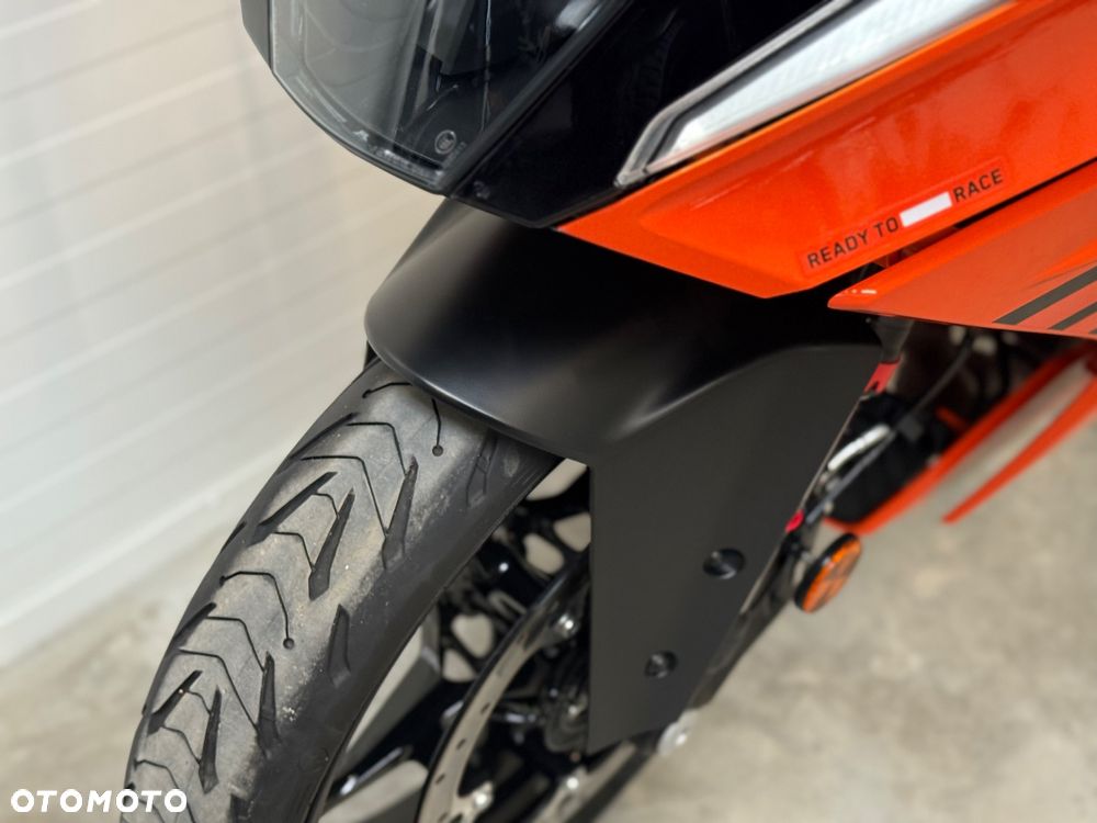 KTM RC 125 - 24