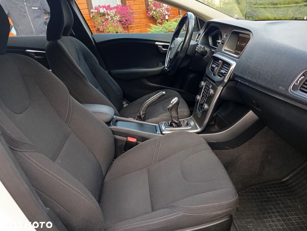 Volvo V40 D2 Momentum - 14