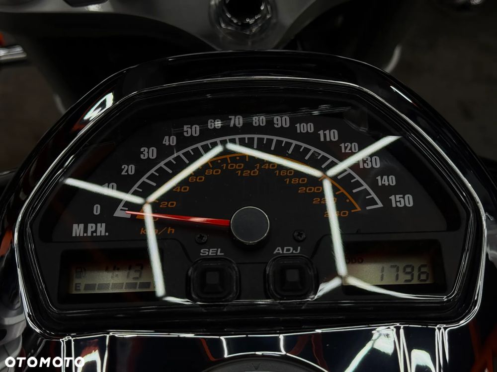 Suzuki Boulevard - 40