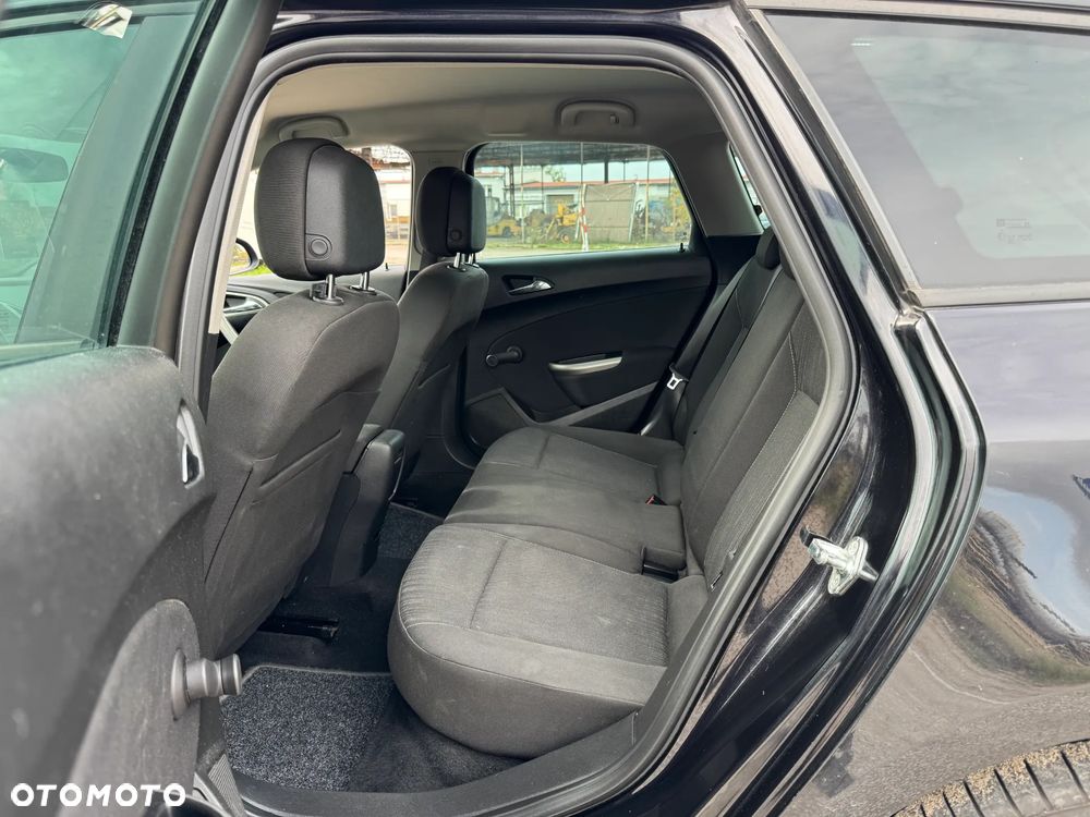 Opel Astra 1.4 Turbo Design Edition - 5