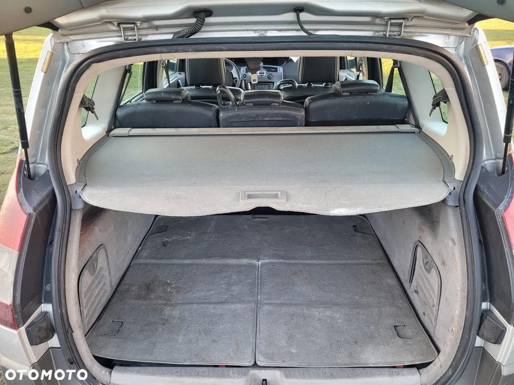 Renault Scenic 2.0 16V Emotion - 9