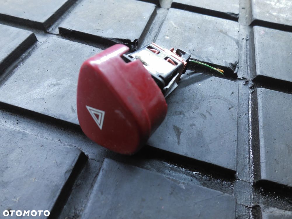 Przełącznik awaryjnych Citroen C3 C2 96405776KR - 1