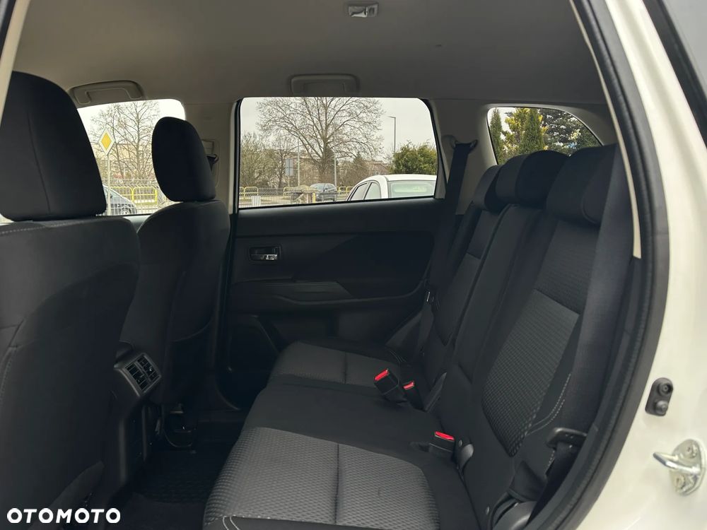 Mitsubishi Outlander 2.0 2WD CVT Diamant Edition+ - 11