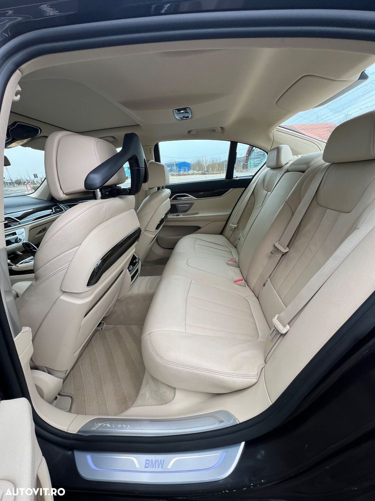 BMW Seria 7 730d - 12