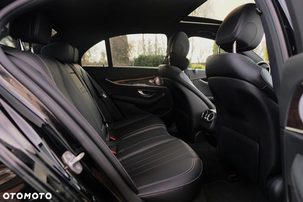 Mercedes-Benz Klasa E 300 9G-TRONIC - 27
