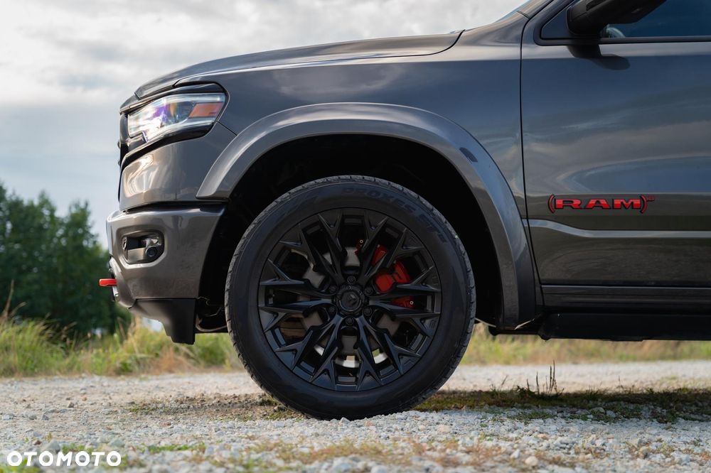 RAM 1500 Crew Cab Shortbed Limited - 33
