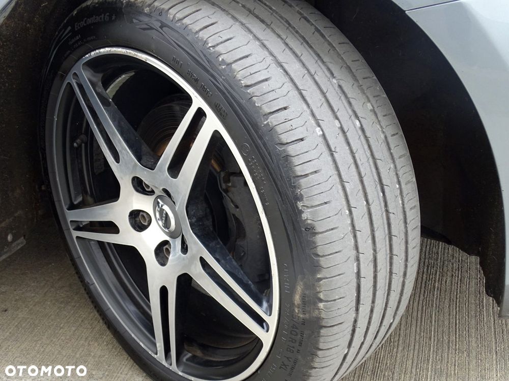 Volvo V40 D3 Momentum - 21