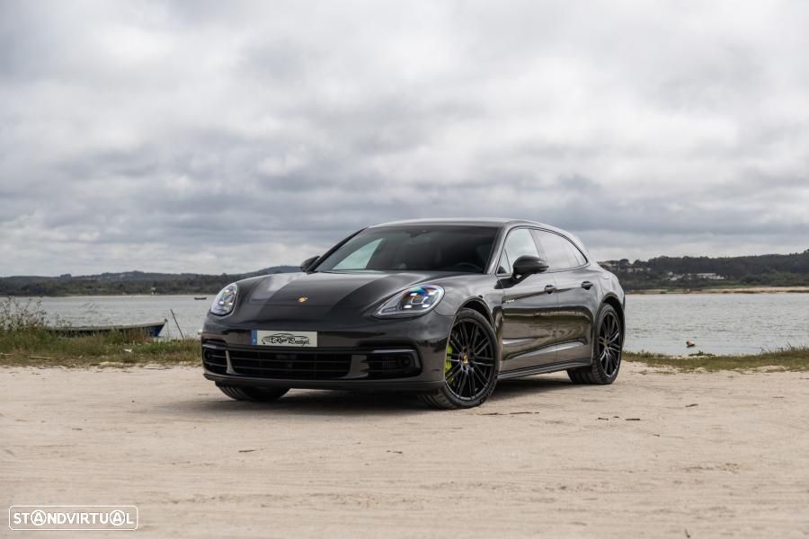 Porsche Panamera Sport Turismo 4 E-Hybrid - 1
